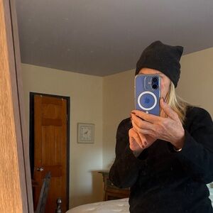 100% Italian cashmere beanie